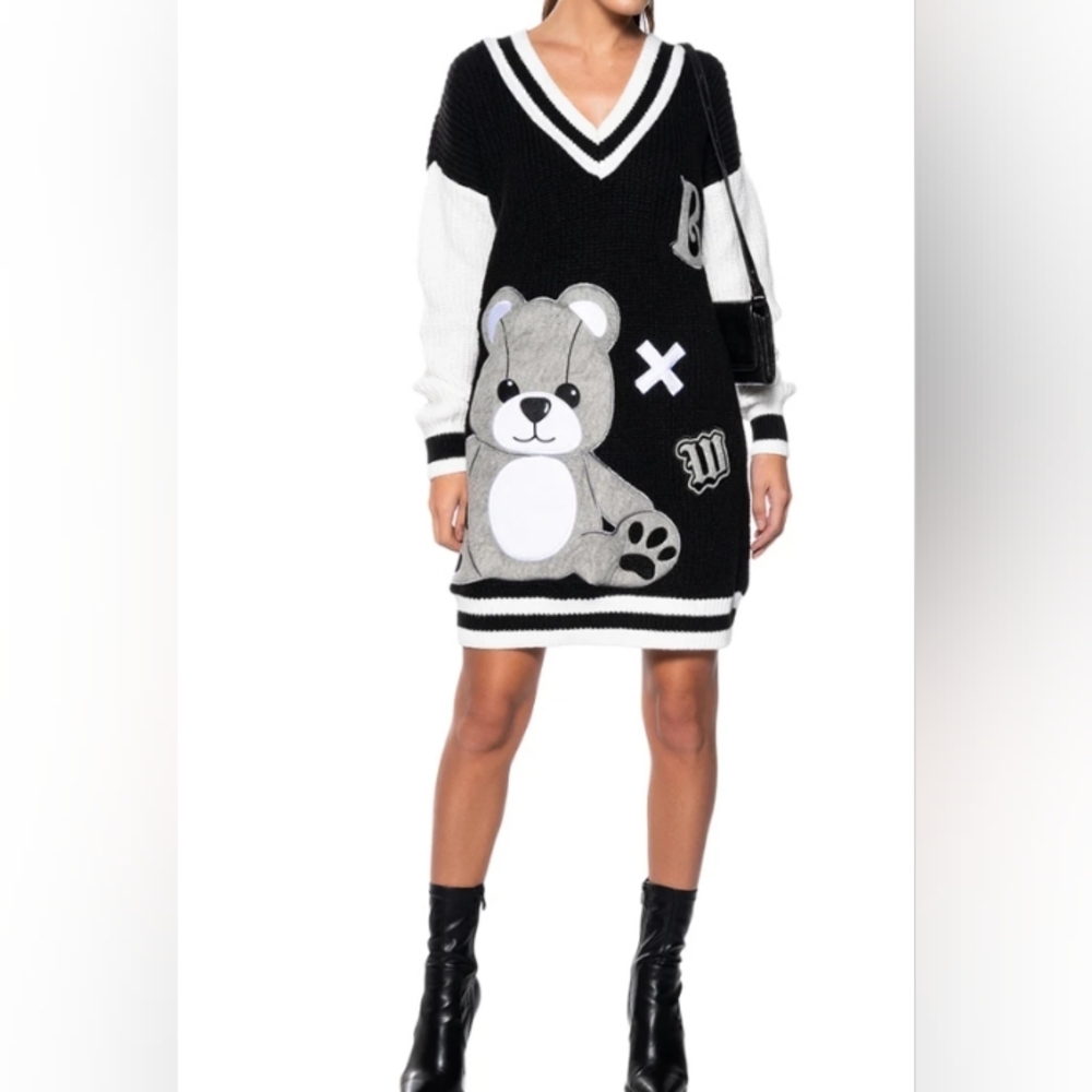AKIRA Black and White Striped Knit Sweater